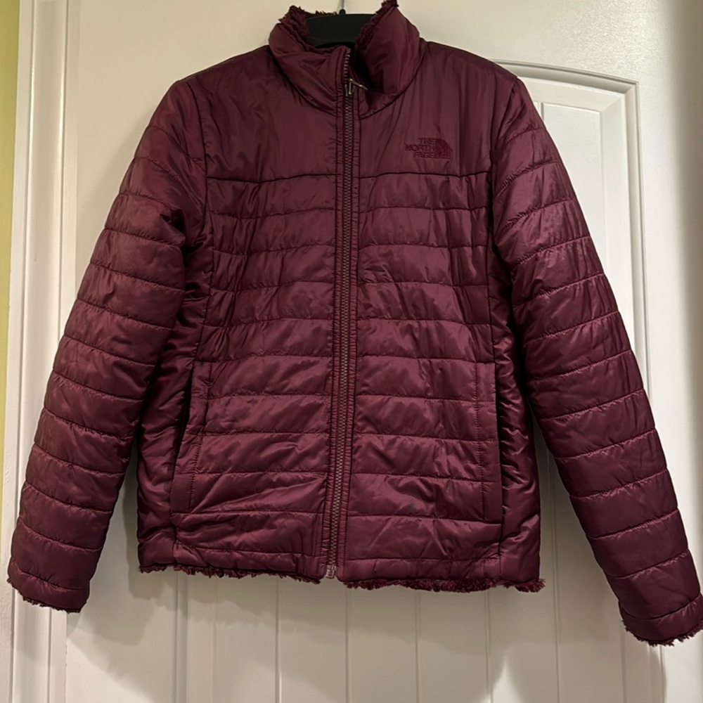 The north face like new burgundy, reversible puffer